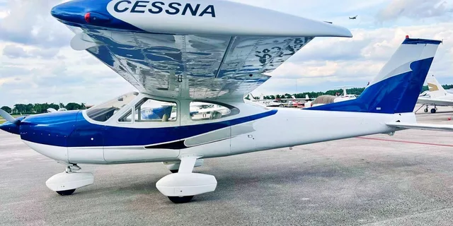 Miami Private Airplane Tour with Champagne 50 min - Image 3