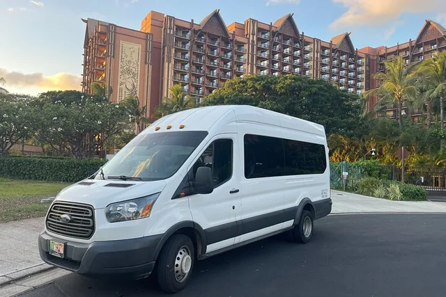 Honolulu Airport Transfer for Large Groups - Image 3