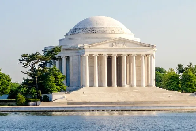 Washington D.C. Walking Tour of Jefferson, FDR, and MLK Memorials - Image 4