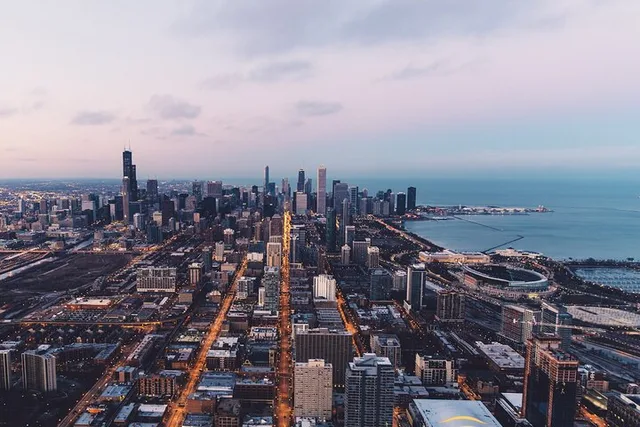 Chicago Sightseeing Transfer by SUV - Image 2