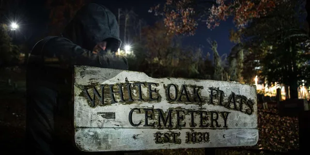 Gatlinburg Ghost Tour: Gilded Age Graves - Image 3