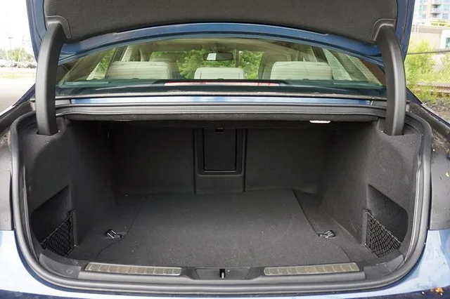 Seattle Private Sedan Transfer to SEA Airport - Image 3