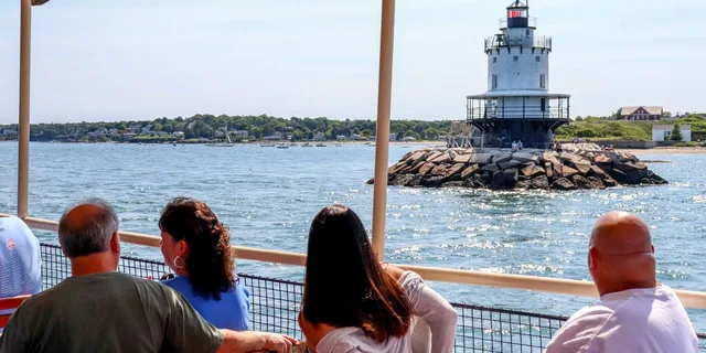 Portland Sightseeing Cruise to Portland Head Light 1 hr - Image 2