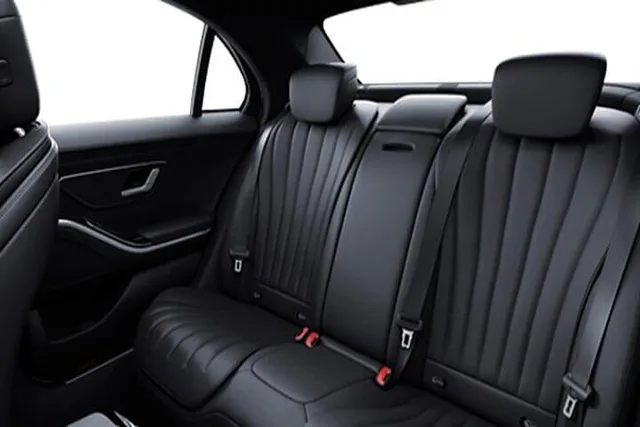 Honolulu Private Airport Transfer by Luxury Car - Image 2