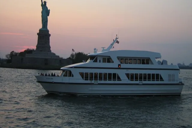 New York City Fireworks Cruise Aboard Cloud 9 Yacht - Image 2