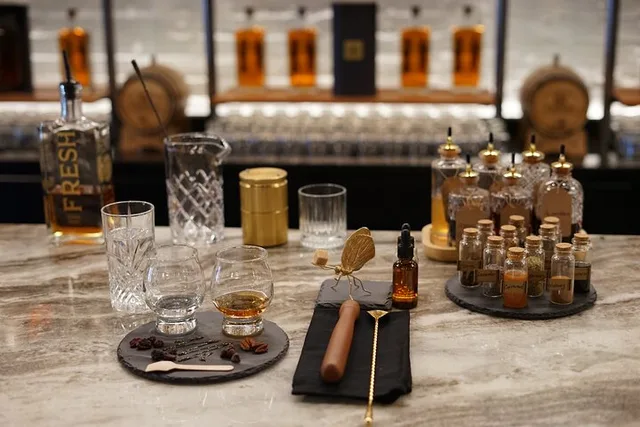 Lexington Bourbon Tasting Experience 1 hr - Image 2