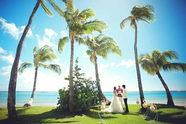Honolulu Beach Wedding and Photo Session - Image 6