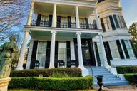 New Orleans City and Cemetery Tour with Garden District Stroll thumbnail 4