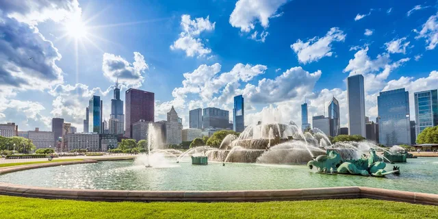 Chicago Driving Tour with River Cruise - Image 4