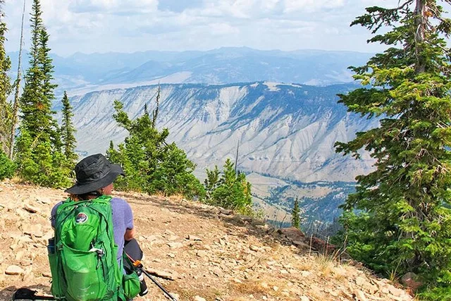 Yellowstone Bunsen Peak Hike - Image 4