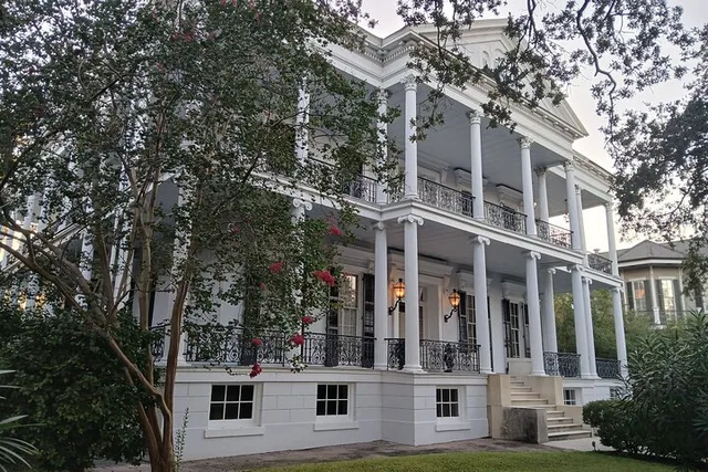 New Orleans Garden District True Crime Tour - Image 1