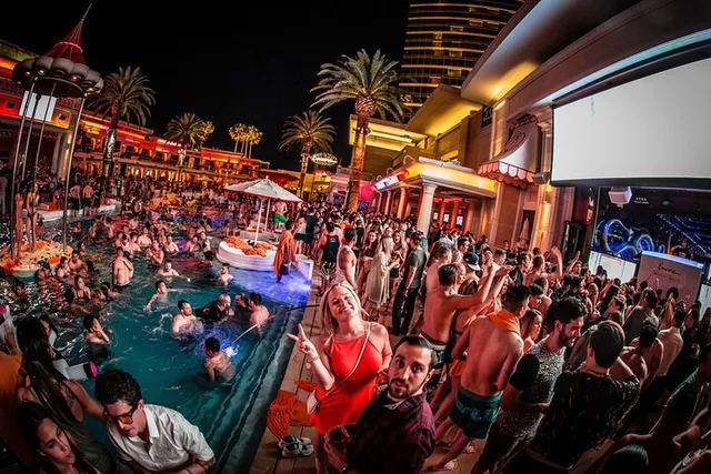 Las Vegas Nightclub Tour with Party Bus - Image 1