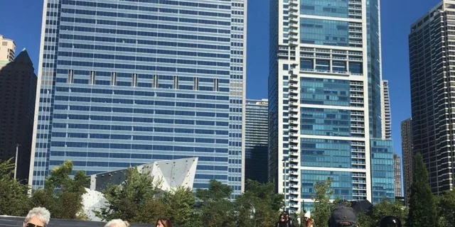 Chicago City Tour by Bus - Image 6