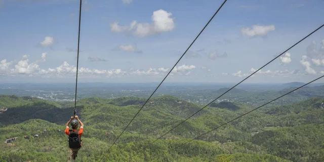 Pigeon Forge Zipline Adventure - Image 4