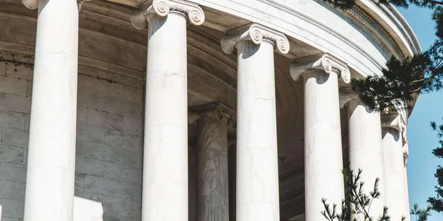Washington DC Private Day Tour for up to 10 Guests - Image 3