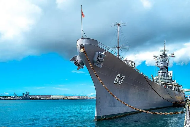 Honolulu Arizona Memorial and USS Missouri Tour - Image 6