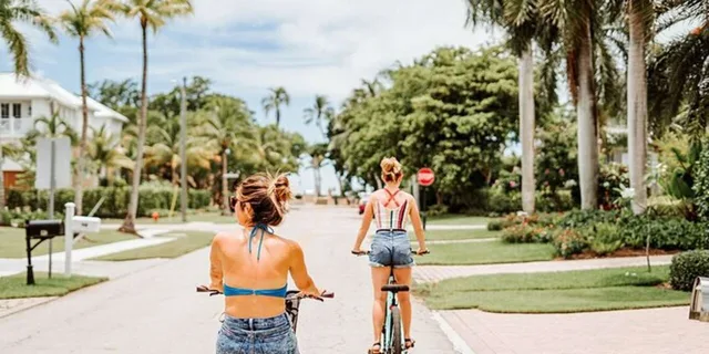 Naples Bicycle Tour - Image 3