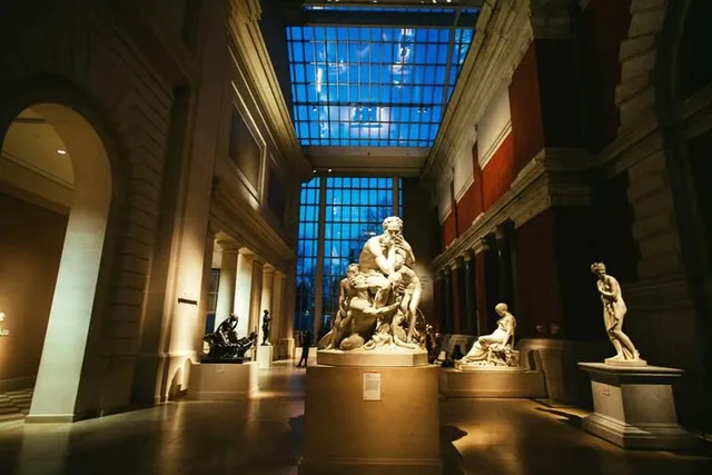 New York Metropolitan Museum of Art Guided Tour - Image 1