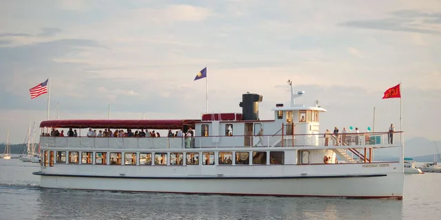 Boston Harbor Sightseeing Cruise - Image 3