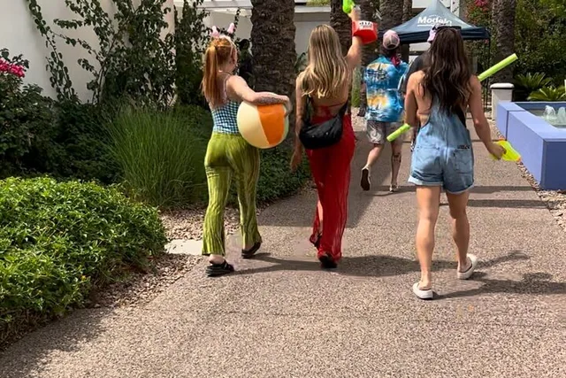 Scottsdale Party Bike Bar Crawl and Pool Party - Image 6