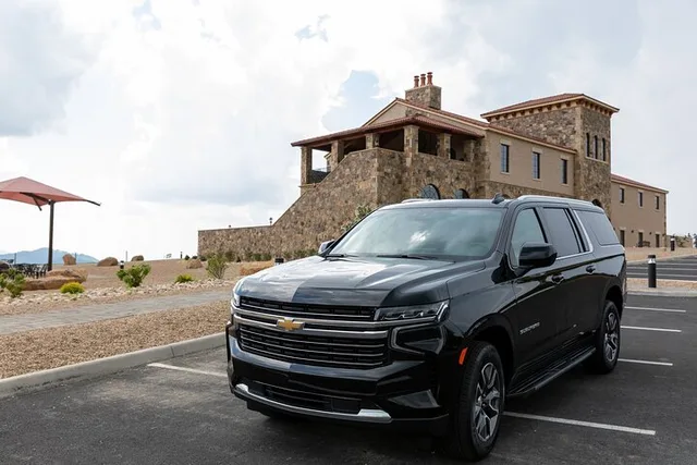 Monticello Wine Tour in Black Suburban - Image 4