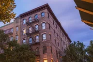 New York City TV Show 'Friends' Private Car Tour thumbnail 1