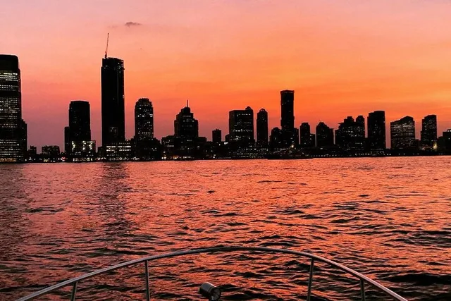 New York City Sunset Boat Tour - Image 5