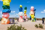 Las Vegas Red Rock Canyon & 7 Magic Mountains Tour thumbnail 3