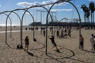 Santa Monica & Venice Beach Bike Tour thumbnail 5