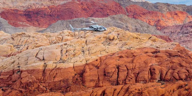 Las Vegas Helicopter Tour of Red Rock Canyon - Image 2