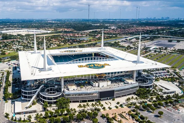 Miami Helicopter Tour: Guitar Hotel or Dolphins Stadium - Image 3