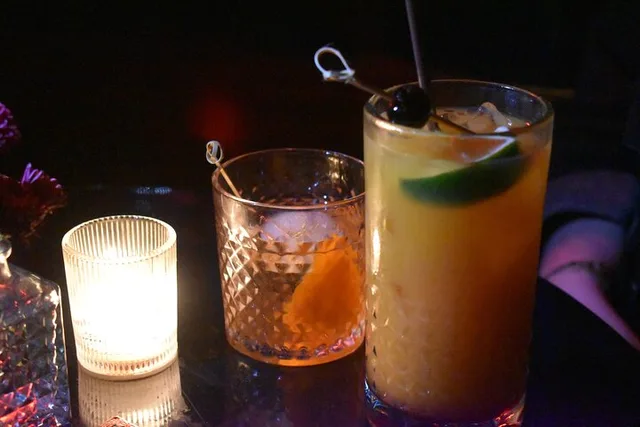 Seattle Cocktail Culture Tour in Fremont - Image 2