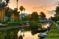 Los Angeles Venice Beach App-Guided Tour 1.5 hr thumbnail 1
