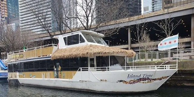 Chicago Tiki Bar Cruise on the River - Image 2