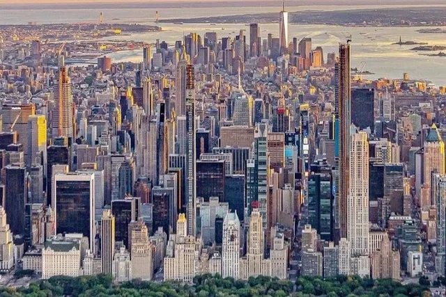 Manhattan Neighborhoods Guided Hike - Image 5