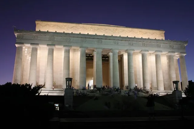 Washington DC Night Tour - Image 2