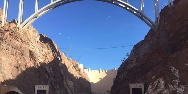 Las Vegas Hoover Dam Kayak Tour with Caves - Image 2