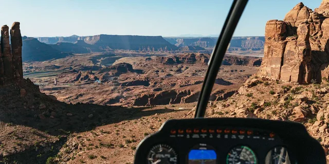 Moab Helicopter Tour Over Arches and Canyons 20 min - Image 5