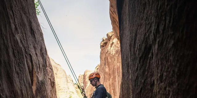 Moab Canyoneering Adventure in Ephedra's Grotto - Image 5
