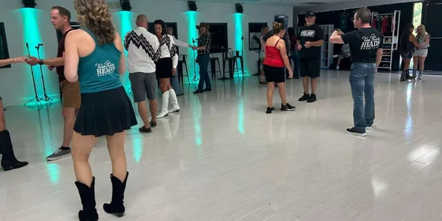 Nashville Country Dance Lesson - Image 6