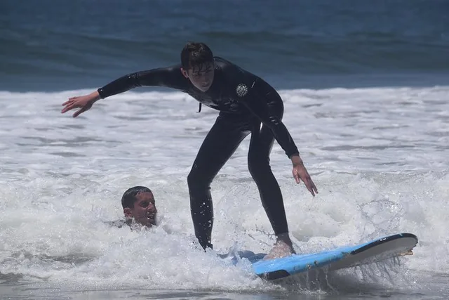 Newport Beach Surf Lesson - Image 3