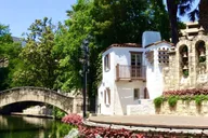San Antonio Riverwalk and Downtown Walking Tour thumbnail 1