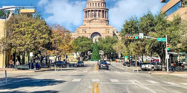 Austin City and Hill Country Panoramic Tour - Image 4