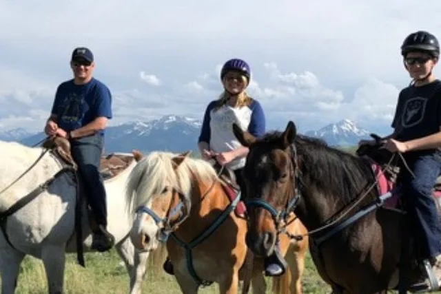Indoor Horsemanship in Erik's Ranch - Image 2