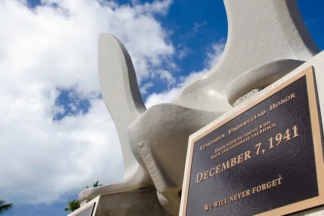 Honolulu Pearl Harbor and USS Arizona Tour - Image 3