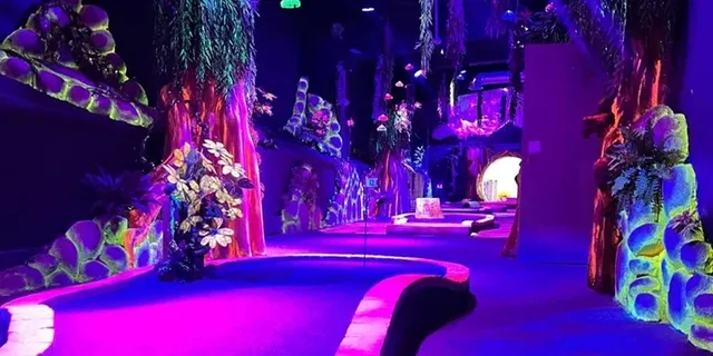 Pigeon Forge Indoor Mini Golf - Image 3