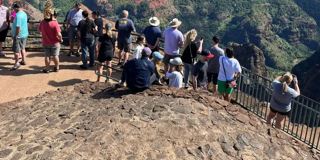 Kauai Day Tour: Kalalau, Waimea, Poipu - Image 1