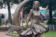 Salem Psychic Tour with Tarot Reading thumbnail 3