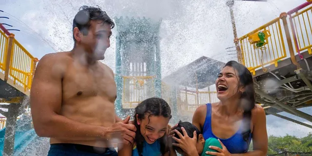 Tampa Adventure Island Water Park Entry Ticket - Image 3