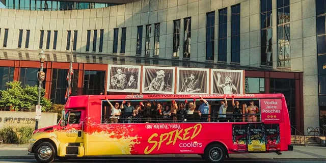 Nashville Party Bus with DJ - Image 5